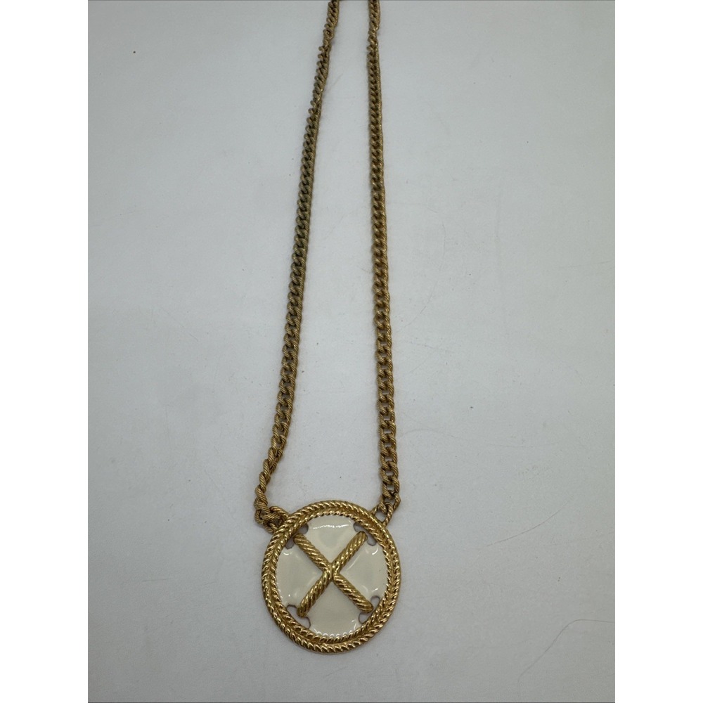 Vintage Signed Napier Chunky Nautical  Motif Beige Enamel Pendant Chain Necklace - Picture 2 of 9